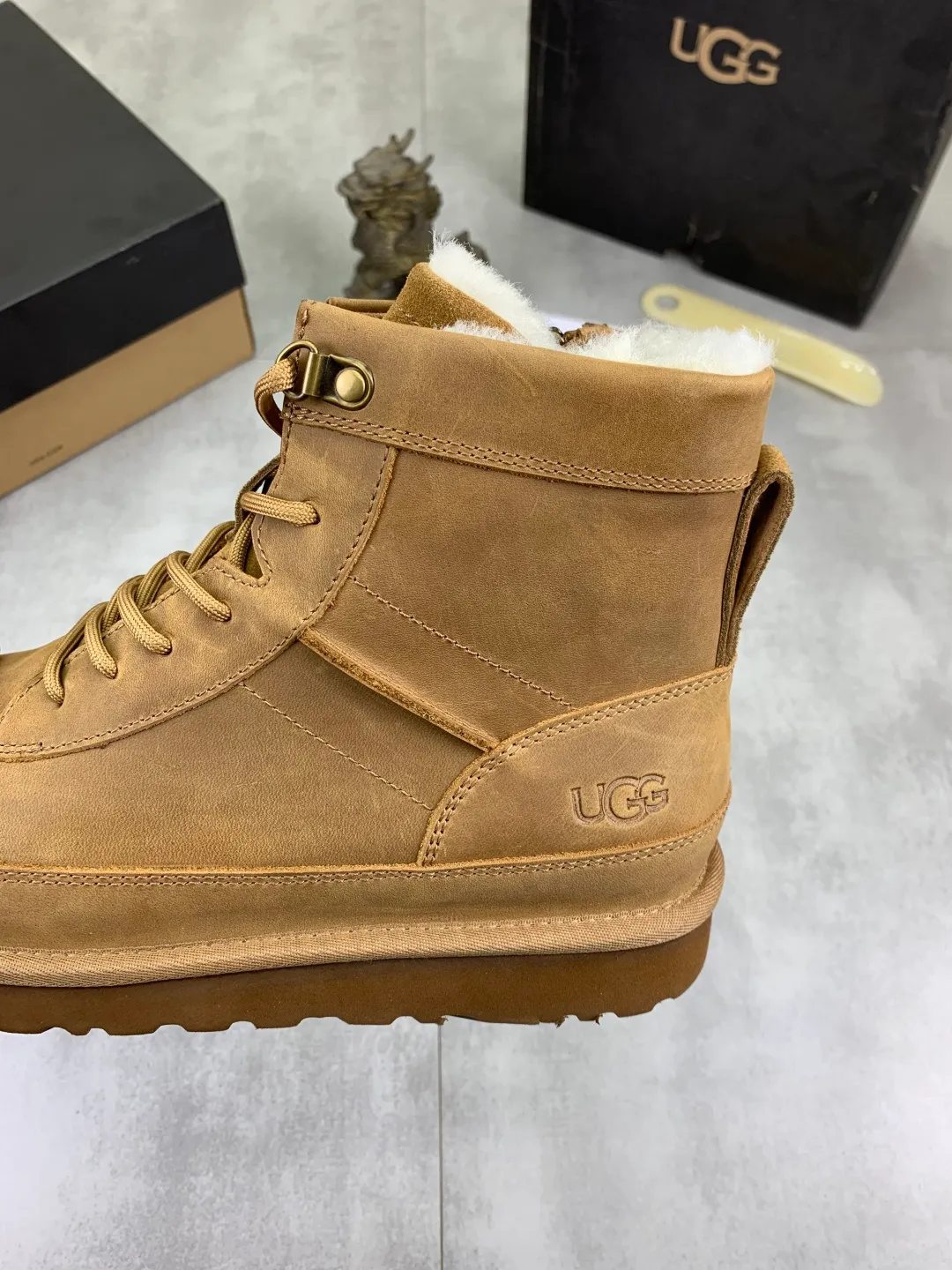 Men's shoes P620 New arrival🆕🆕🆕 IUGGI Men's British retro Martin boots Winter new men's outdoor hiking boots First layer of cowhide on the outside and wool on the inside Comfortable and warm Rubber sole sole Non-slip and firm Trendy and fashionable Casual and versatile Size: 39-44 (38 45 customized) Color: two colors